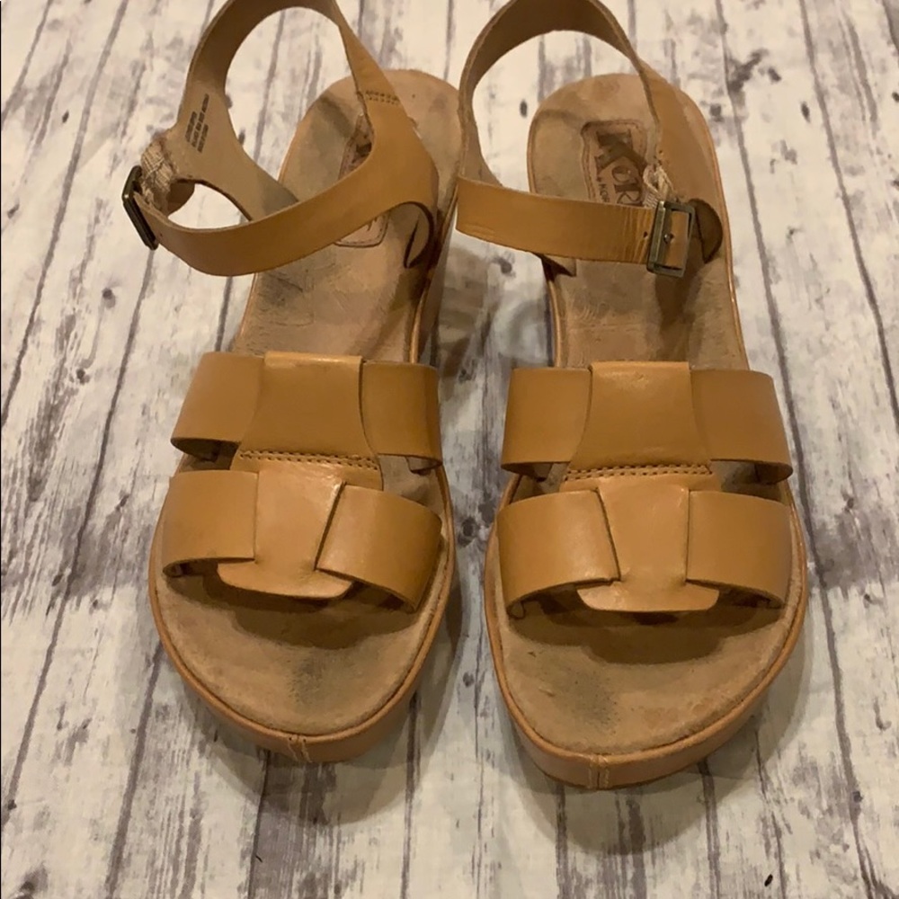 Korks by Korkease camel colored shoes